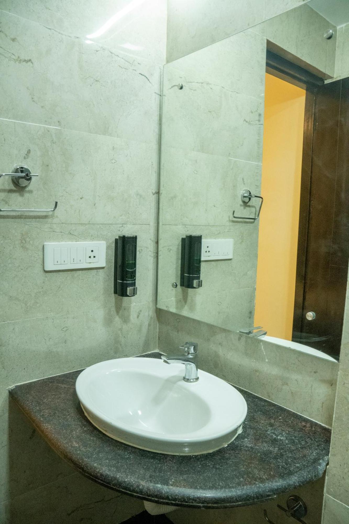 Hotel Sun Grand Агра Екстер'єр фото