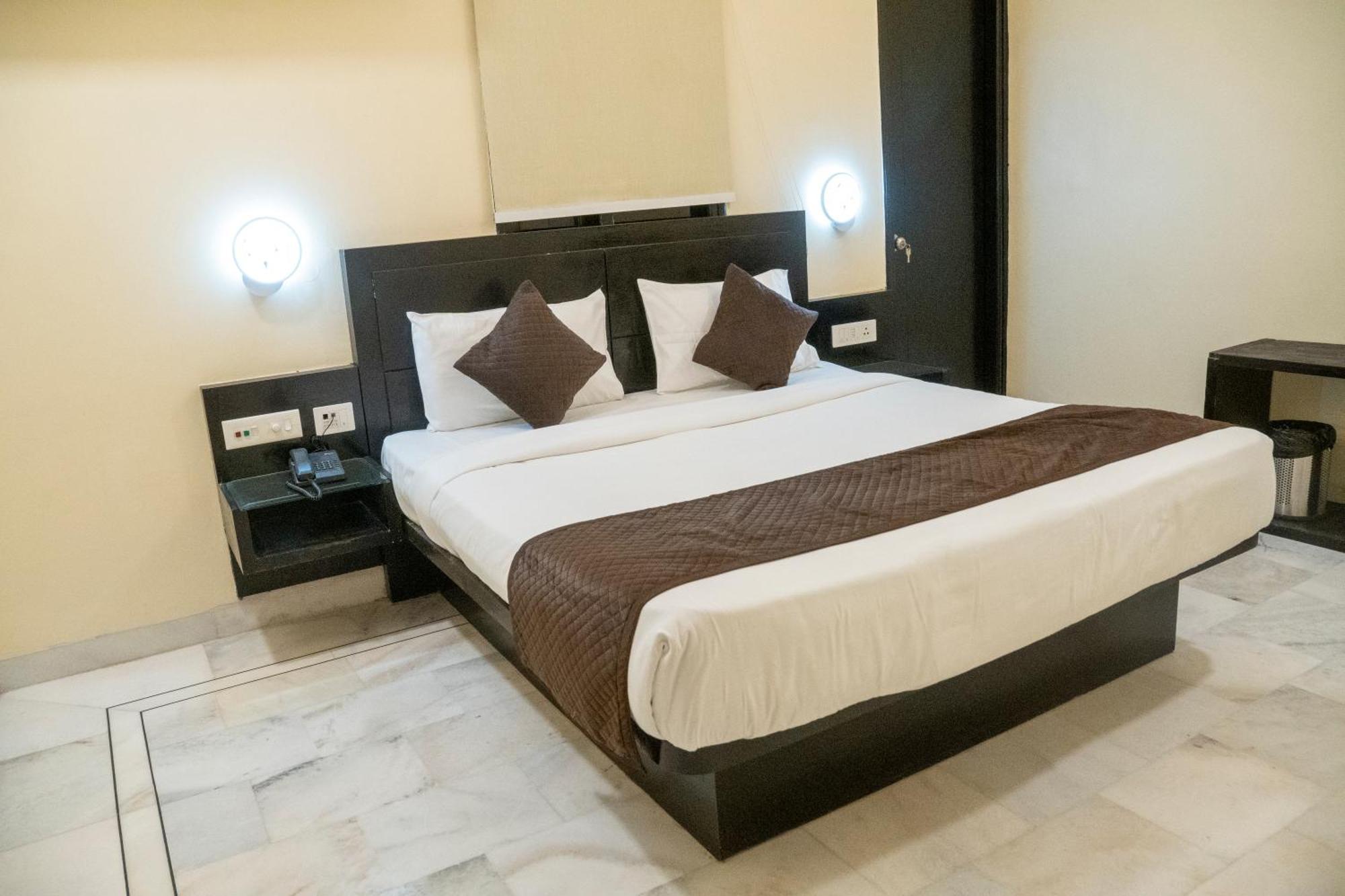 Hotel Sun Grand Агра Екстер'єр фото