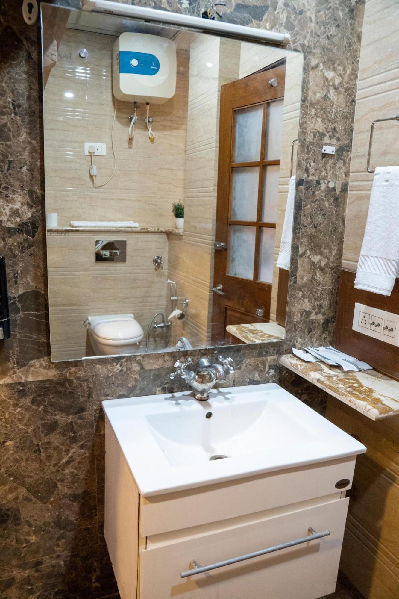Hotel Sun Grand Агра Екстер'єр фото