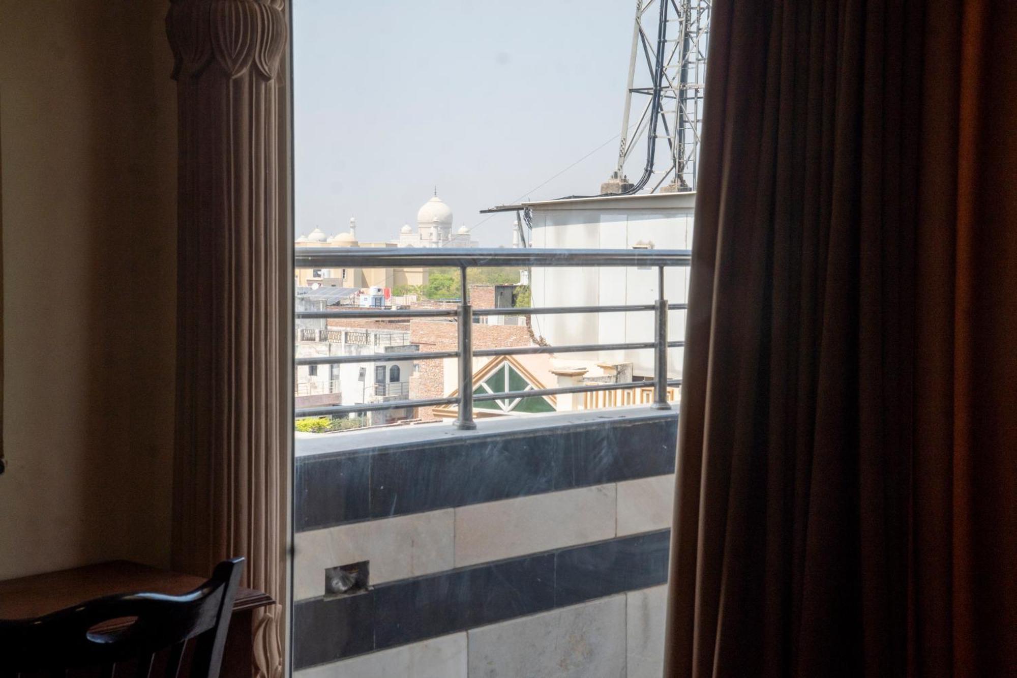 Hotel Sun Grand Агра Екстер'єр фото