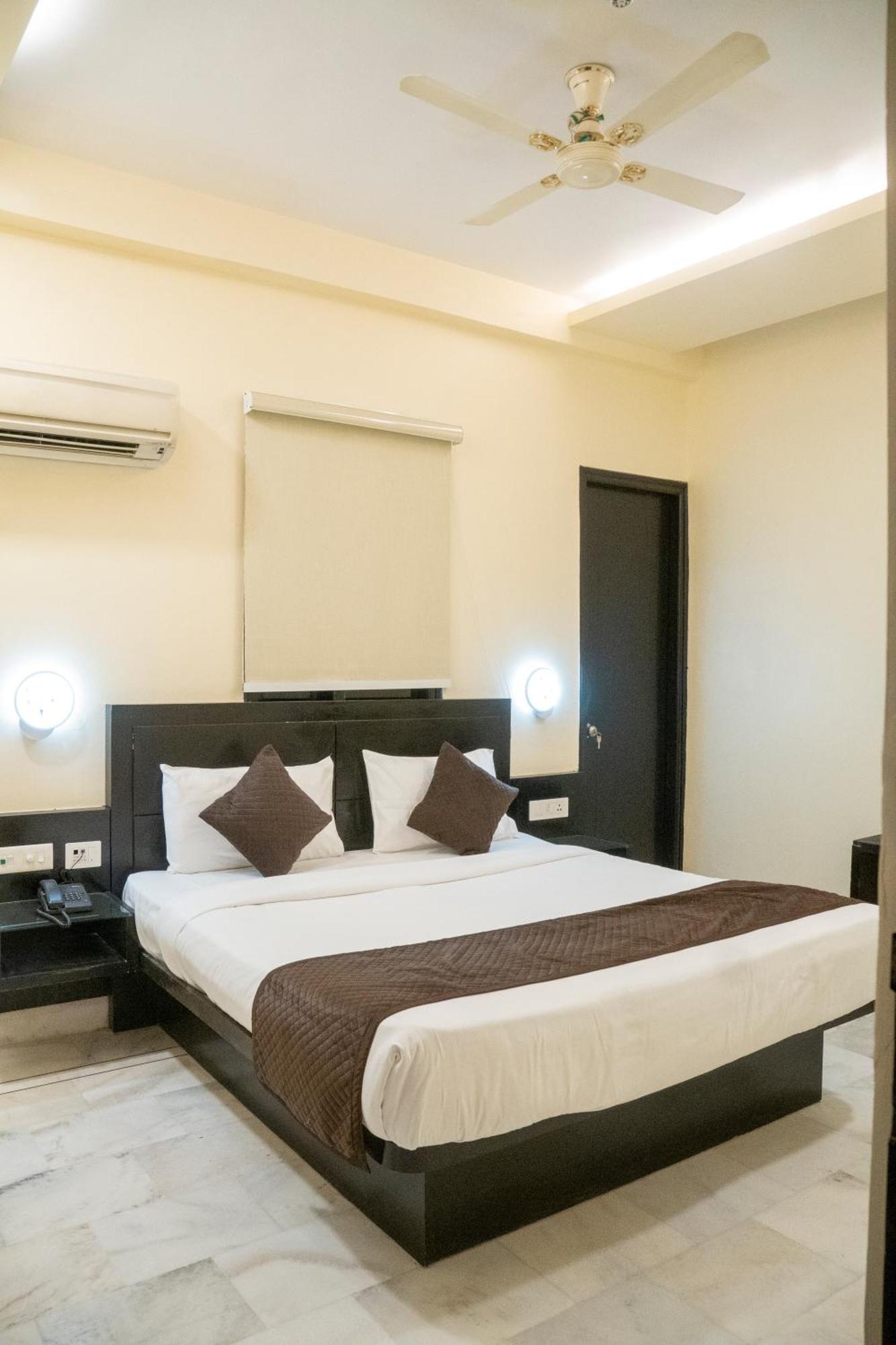 Hotel Sun Grand Агра Екстер'єр фото