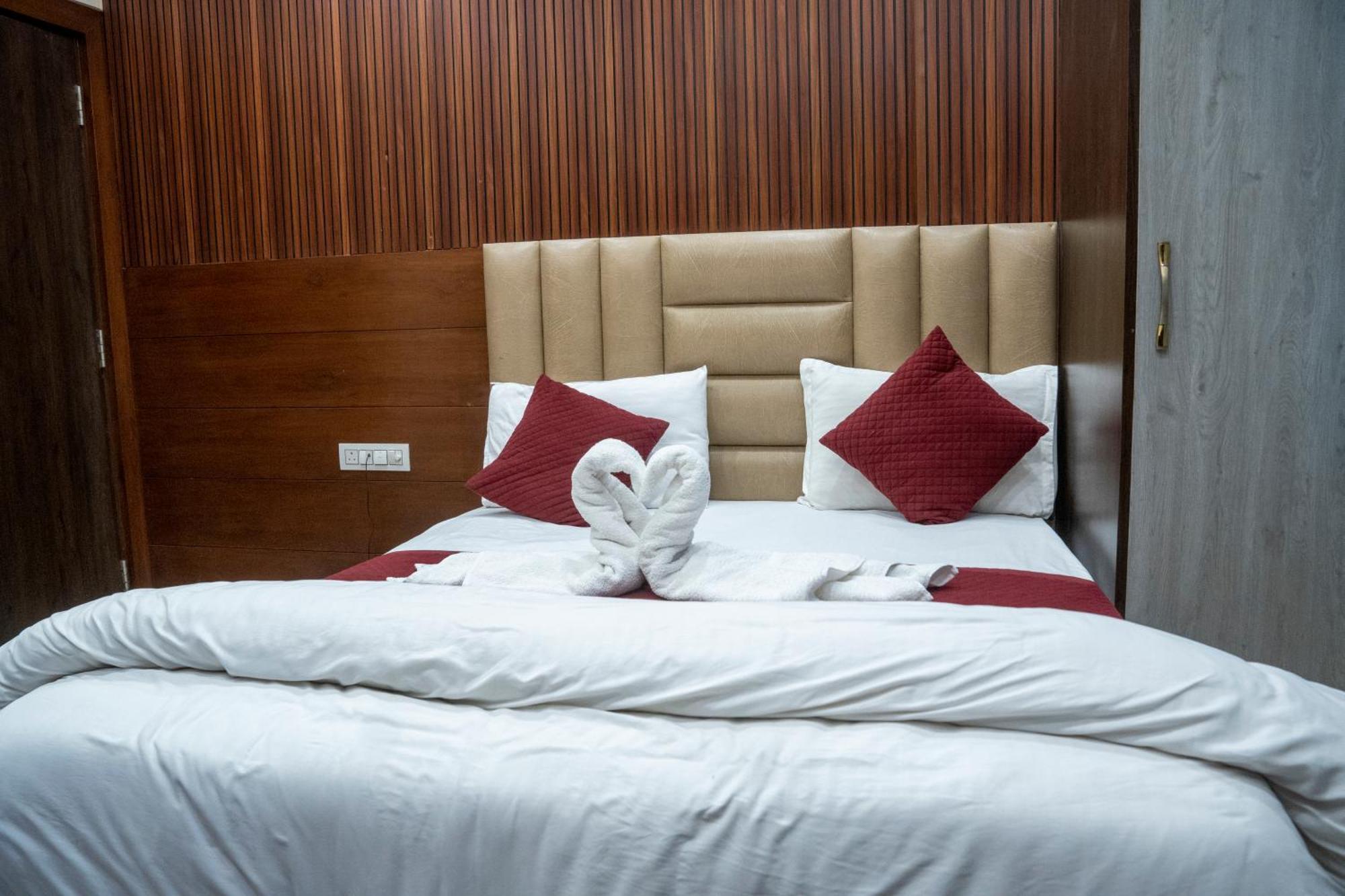 Hotel Sun Grand Агра Екстер'єр фото